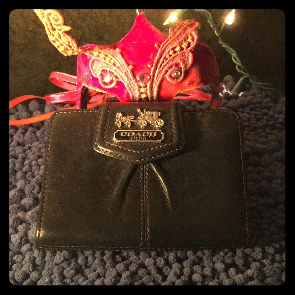 ♠️ Authentic COACH Wallet ♠️